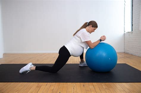 pregnancy exercise on yoga ball|using exercise ball when pregnant.